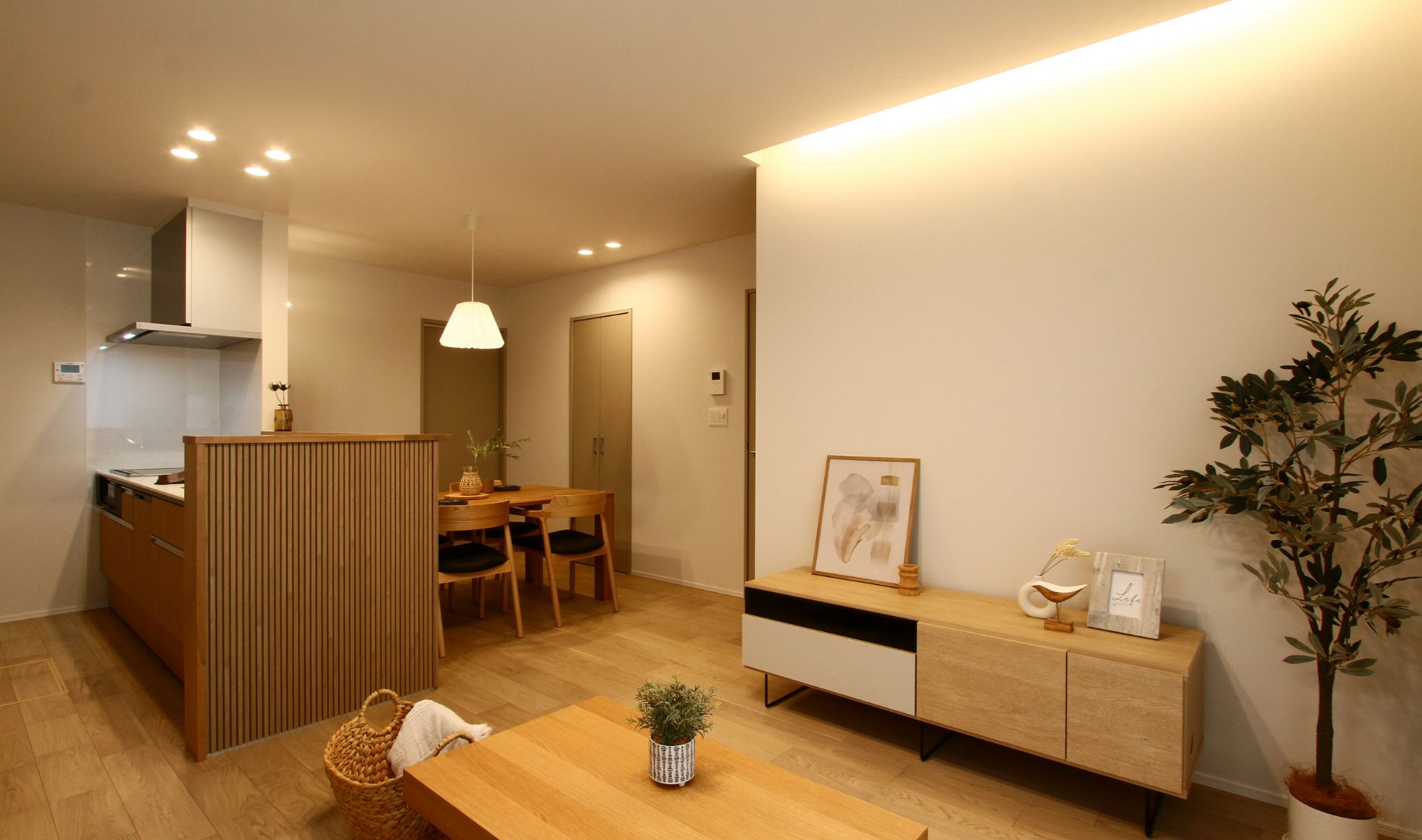 和モダンJ-TRAD画像