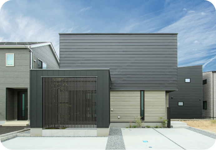 家族団らんを楽しむ中庭×家事ラク設計のコートハウス