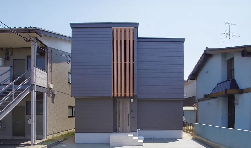 1階完結型の家事ラク動線と、ガルバリウム外壁が映える住まい（新潟市東区東中野山）